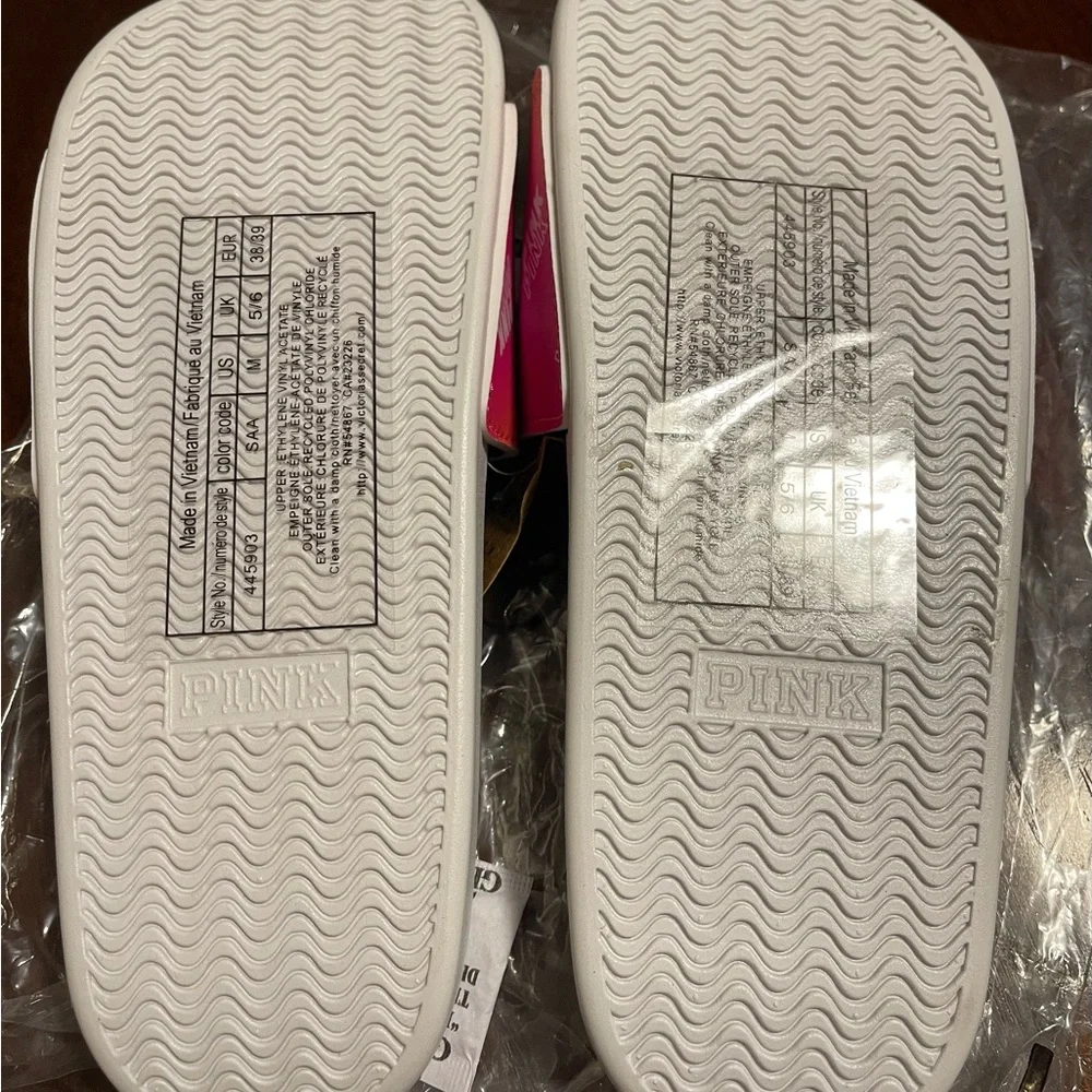 BNWT PINK VICTORIA’S SECRET SLIDE SANDALS - Picture 5 of 5